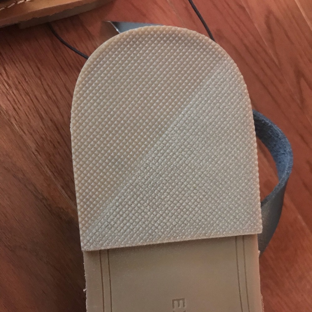 Express Sandals 🖤 - Picture 11 of 16